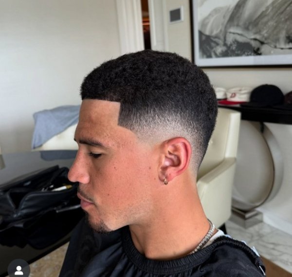 Nó trông khá gọn gàng! Barber Show Kiểu tóc mới của Devin Booker